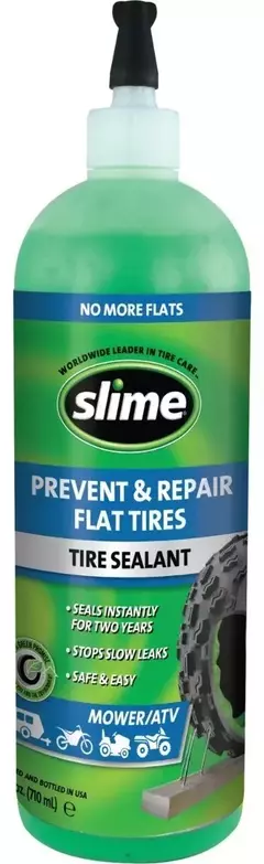 Botella de sellador de neumáticos Slime de 24 oz, diseñada para prevenir y reparar pinchazos en neumáticos.