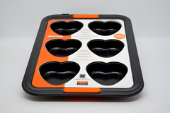 FORMA PARA MUFFINS FORMATO CORAÇÃO - LE CREUSET - comprar online