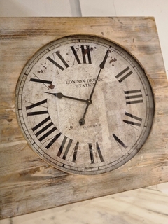 Reloj Cuadrado 0,61 x 0,61 cm