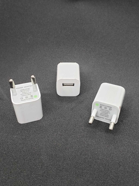 Adaptador usb a 220 vl