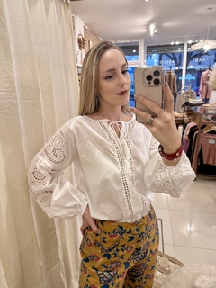 Blusa Blest en internet