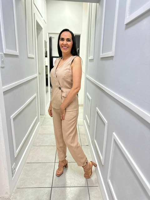 Conjunto colete com bolso e calça de cintura alta Cheroy