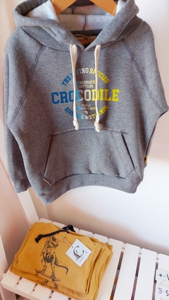 BUZO VARÓN CANGURO CROCODILE | CASTORO BAMBINI - comprar online