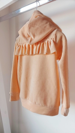 CAMPERA NENA PLUSH CON VOLADO EN ESPALDA | CASTORO BAMBINI en internet