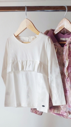 REMERA CON VOLADO EN EL PECHO | CASTORO BAMBINI