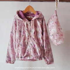 CAMPERA IMPERMEABLE FLOREADA FORRADA EN MICROPOLAR | CASTORO BAMBINI - Espacio Limón