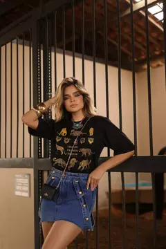 Tee Over Vários Leopardos - comprar online