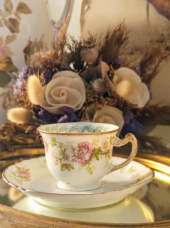 Duo de Cafe en Porcelana Francesa Limoges motivo floral de coleccion