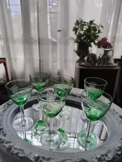 6 Copas de Vino Blanco en vidrio tallado en internet