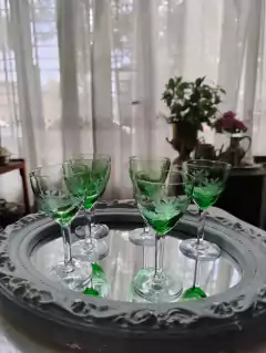 6 Copas de Vino Blanco en vidrio tallado