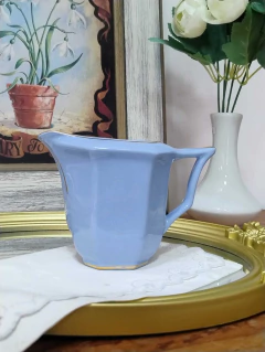 Jarra Lechera en Porcelana Italiana Celeste