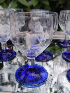 6 Copas de Aperitivo o Recepcion en vidrio con Pie Color azul en internet