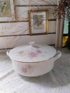 Sopera en Porcelana Verbano Flores lilas y grises - 2Gardenias Bazar antiguo & Deco