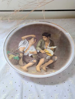 Gran Plato Fuente Redonda en Porcelana Alemana Bavaria con Imagen de Murillo - tienda online