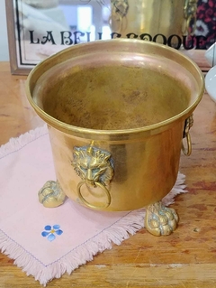 Imagen de Hielera de Bronce con decoracion de Leones