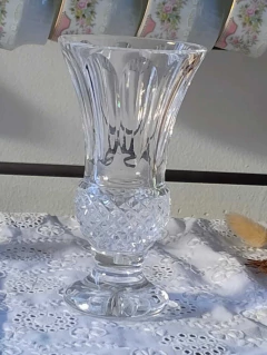 Florero mediano de Cristal trabajado 16 cm en internet