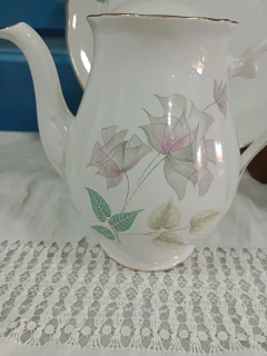 Cafetera en Loza Nacional Sajonia motivo Floral en internet