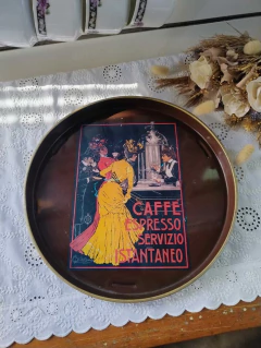 Bandeja de Chapa Italiana con escena de epoca