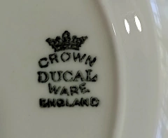Imagen de Plato de Postre en Loza Inglesa Crown Ducal escena de Caceria