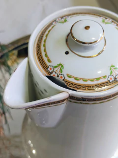 Cafetera de porcelana Inglesa Alfred Meakin con detalle