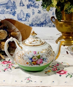 Gigante Tetera de Porcelana estilo Victoriano detalles florales y filetes al oro - 2Gardenias Bazar antiguo & Deco