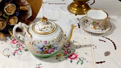 Gigante Tetera de Porcelana estilo Victoriano detalles florales y filetes al oro - tienda online