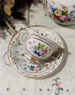 Gigante Duo de Te / Desayuno en Porcelana Europea lleno de flores y filetes al oro en internet