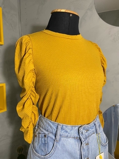 Blusa Manga Drapeada na internet