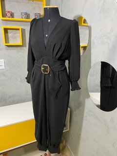 Macacão Joyce na internet