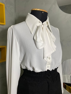Camisa Laço na internet