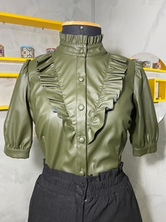 Camisa Couro Babados na internet