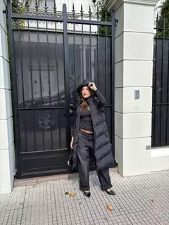 Chaleco puffer largo con capucha - comprar online