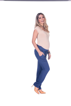 Calça gestante crepe reta preta - comprar online
