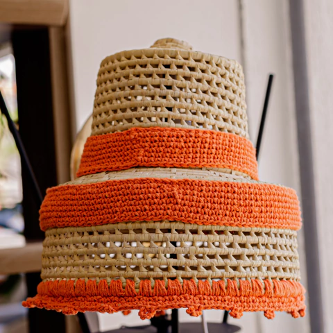 Luminária Pecém M Laranja - Coleção Libertar