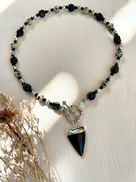 COLLAR VANUS OBSIDIANA NEGRA
