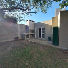 SE VENDE DUPLEX SOBRE CALLE PAYADOR JUAN GODOY 4955 EN NUEVO POETA LUGONES. en internet