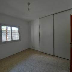 SE VENDE DUPLEX SOBRE CALLE PAYADOR JUAN GODOY 4955 EN NUEVO POETA LUGONES.