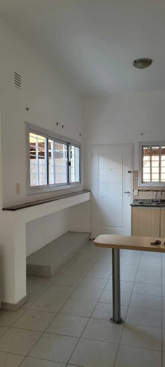 SE VENDE DUPLEX EN CALLE FELIZ GIGENA LUQUE 3565.