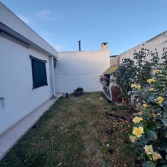 SE VENDE DUPLEX EN VILLA CLARET UBICADO EN CALLE DE LOS ARMENIOS 5817 en internet