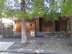 SE VENDE DUPLEX EN VILLA CLARET UBICADO EN CALLE DE LOS ARMENIOS 5817