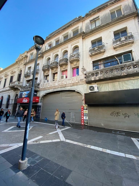 SE VENDE EXCELENTE OFICINA EN EL CENTRO DE CÓRDOBA.