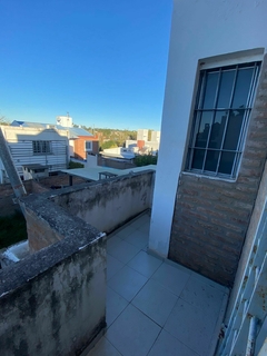 Imagen de KABALS VENDE DUPLEX EN CERRO DEL MORRO 2537 ACEPTA AUTOS U$S 78.000