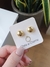 Brinco Meia Esféra médio - Dourado - comprar online