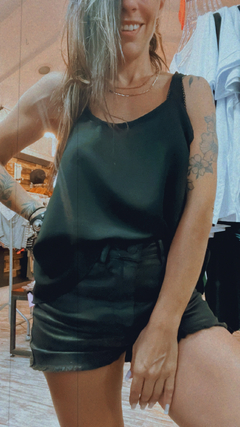 musculosa tirita negro