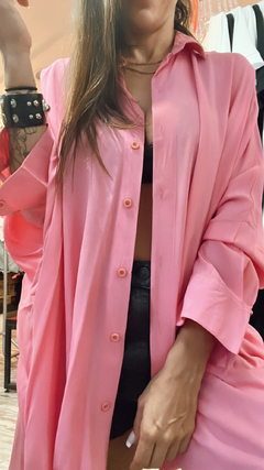 camisa rosa over