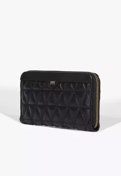 SCHUTZ Carteira Grande 944 Matelassê Preta - comprar online