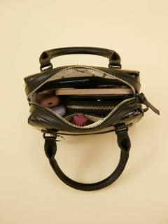 Imagen de Cartera Baulito Niki Negro De Croco Charol