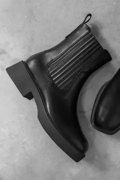 BOTA ZETA NEGRO en internet