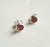 Botones de Plata con cubic rojo (5 mm)