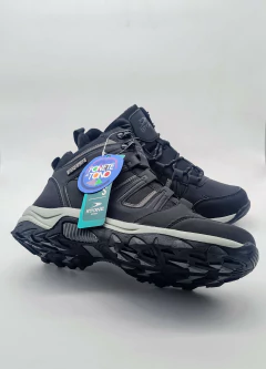 Treking Stone negro con detalles en gris - tienda online